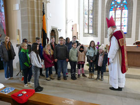 Der Heilige Nikolaus besuchte St. Crescentius (© Karl-Franz Thiede)